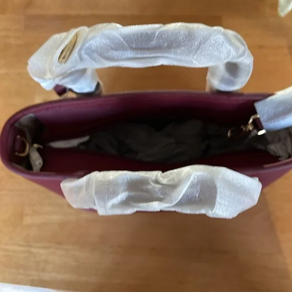 Michael Kors hand bag - Picture 3 of 5